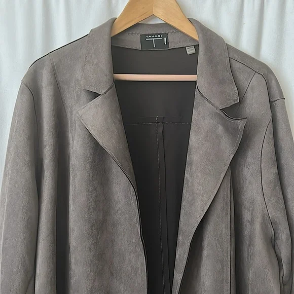 Tahari Stylish Dark Grey Faux Leather/Suede Long Jacket Coat **Size 3X** 🌺🌺 - Picture 3 of 4